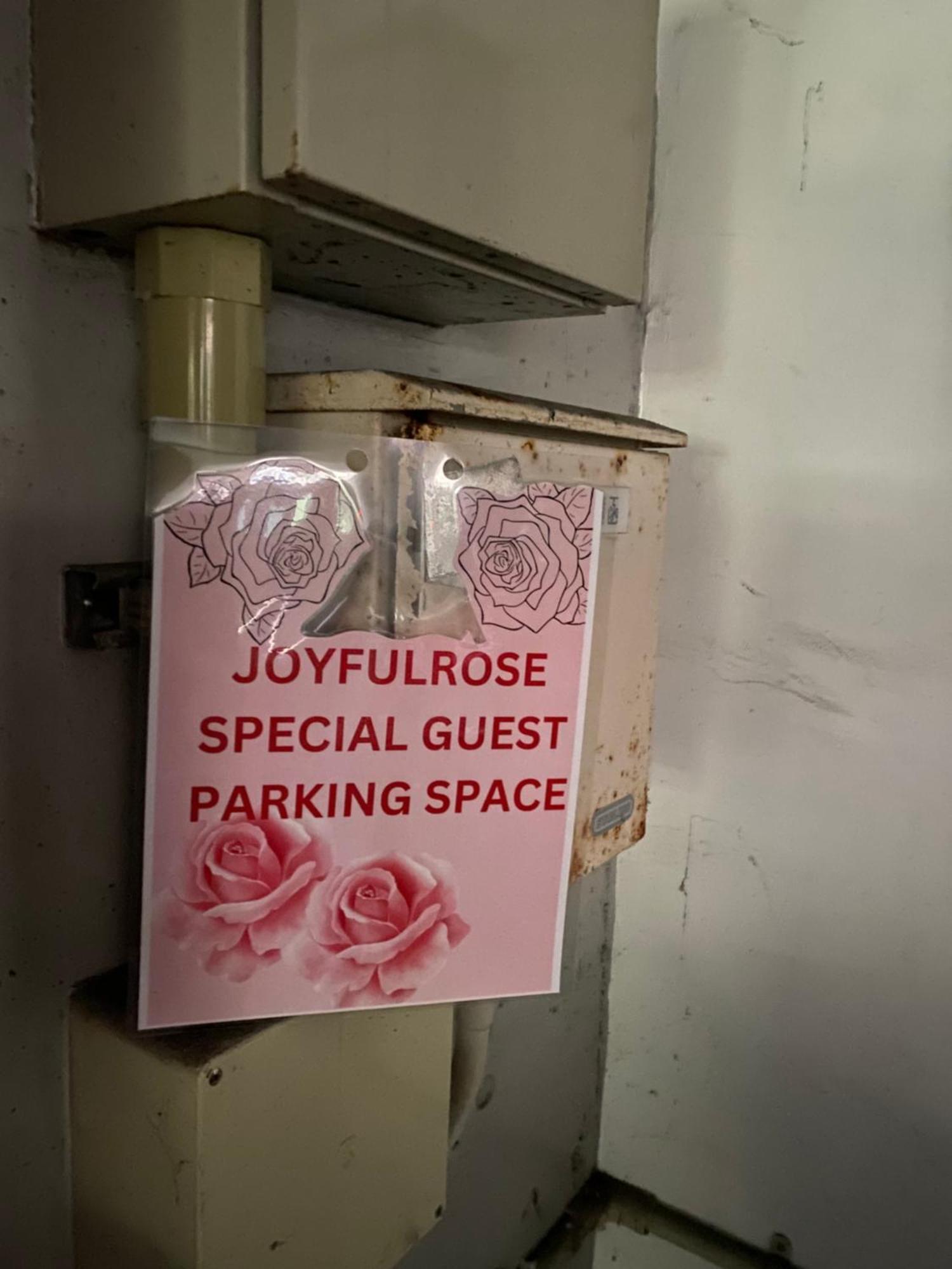 Appartamento Joyful Rose Ginowan Esterno foto