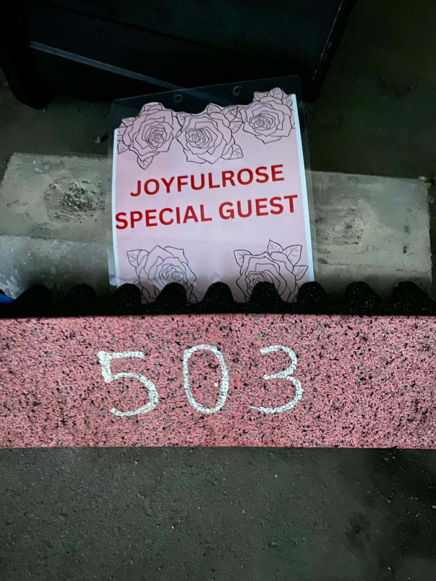 Appartamento Joyful Rose Ginowan Esterno foto